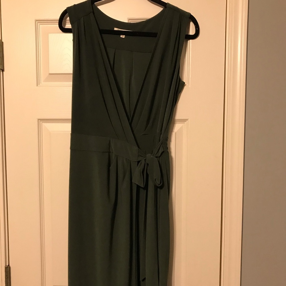 Olive green travel smith sleeveless dress sz 10